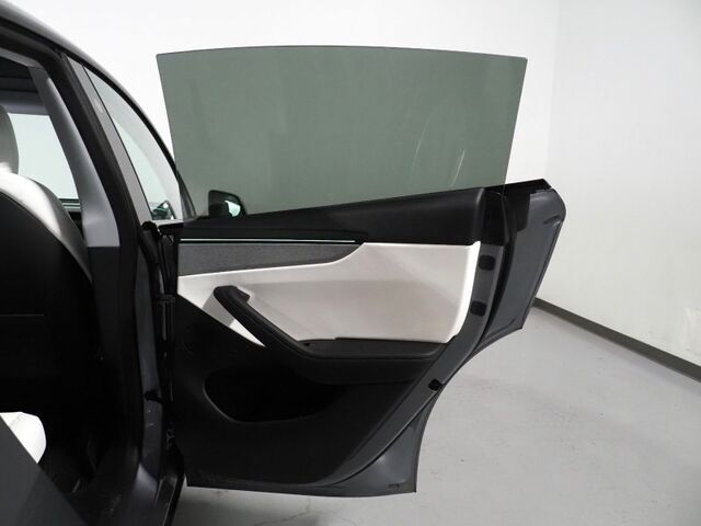 2026 Tesla Model Y Long Range Launch Series AWD *FULL SELF-DRIVING ENABLED, ACCELERATION BOOST, AUTOPILOT, NAVIGATION, SAFETY ALERTS, ADAPTIVE CRUISE, SURROUND CAMERAS, PANO GLASS ROOF, CLIMATE SEATS, HEATED STEERING, WIRELESS CHARGING Round Rock TX
