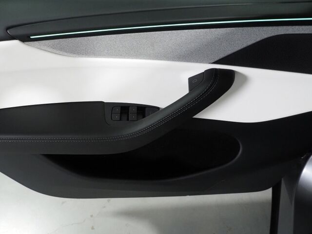 2026 Tesla Model Y Long Range Launch Series AWD *FULL SELF-DRIVING ENABLED, ACCELERATION BOOST, AUTOPILOT, NAVIGATION, SAFETY ALERTS, ADAPTIVE CRUISE, SURROUND CAMERAS, PANO GLASS ROOF, CLIMATE SEATS, HEATED STEERING, WIRELESS CHARGING Round Rock TX