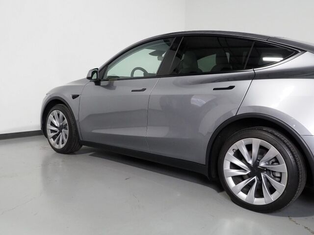 2026 Tesla Model Y Long Range Launch Series AWD *FULL SELF-DRIVING ENABLED, ACCELERATION BOOST, AUTOPILOT, NAVIGATION, SAFETY ALERTS, ADAPTIVE CRUISE, SURROUND CAMERAS, PANO GLASS ROOF, CLIMATE SEATS, HEATED STEERING, WIRELESS CHARGING Round Rock TX