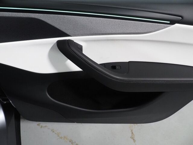 2026 Tesla Model Y Long Range Launch Series AWD *FULL SELF-DRIVING ENABLED, ACCELERATION BOOST, AUTOPILOT, NAVIGATION, SAFETY ALERTS, ADAPTIVE CRUISE, SURROUND CAMERAS, PANO GLASS ROOF, CLIMATE SEATS, HEATED STEERING, WIRELESS CHARGING Round Rock TX