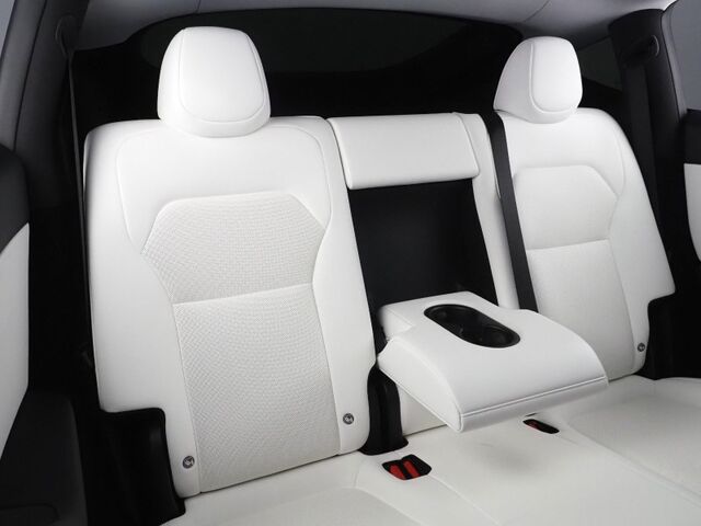 2026 Tesla Model Y Long Range Launch Series AWD *FULL SELF-DRIVING ENABLED, ACCELERATION BOOST, AUTOPILOT, NAVIGATION, SAFETY ALERTS, ADAPTIVE CRUISE, SURROUND CAMERAS, PANO GLASS ROOF, CLIMATE SEATS, HEATED STEERING, WIRELESS CHARGING Round Rock TX