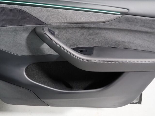 2026 Tesla Model Y Long Range RWD Juniper *AUTOPILOT, NAVIGATION, SAFETY ALERTS, ADAPTIVE CRUISE, AUTOMATIC PARKING, SURROUND CAMERAS, PANORAMA GLASS ROOF, CLIMATE SEATS, HEATED STEERING, WIRELESS CHARGING Round Rock TX