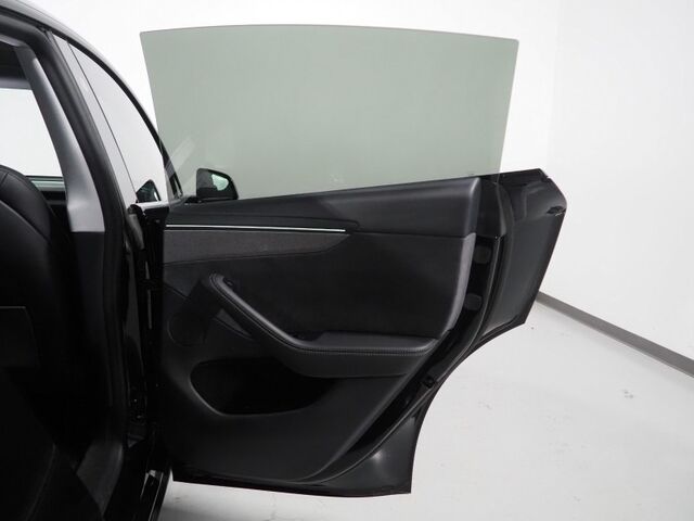 2026 Tesla Model Y Long Range RWD Juniper *AUTOPILOT, NAVIGATION, SAFETY ALERTS, ADAPTIVE CRUISE, AUTOMATIC PARKING, SURROUND CAMERAS, PANORAMA GLASS ROOF, CLIMATE SEATS, HEATED STEERING, WIRELESS CHARGING Round Rock TX
