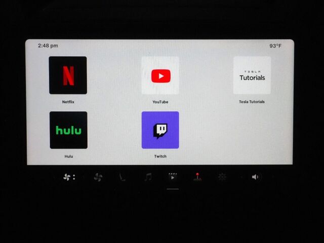 2026 Tesla Model Y Long Range RWD Juniper *AUTOPILOT, NAVIGATION, SAFETY ALERTS, ADAPTIVE CRUISE, AUTOMATIC PARKING, SURROUND CAMERAS, PANORAMA GLASS ROOF, CLIMATE SEATS, HEATED STEERING, WIRELESS CHARGING Round Rock TX