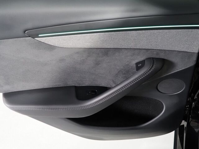 2026 Tesla Model Y Long Range RWD Juniper *AUTOPILOT, NAVIGATION, SAFETY ALERTS, ADAPTIVE CRUISE, AUTOMATIC PARKING, SURROUND CAMERAS, PANORAMA GLASS ROOF, CLIMATE SEATS, HEATED STEERING, WIRELESS CHARGING Round Rock TX