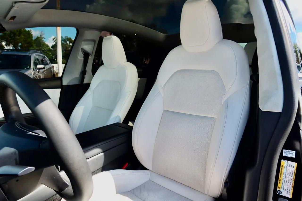 2026 Tesla Model Y Long Range Sport Utility 4D Maitland FL