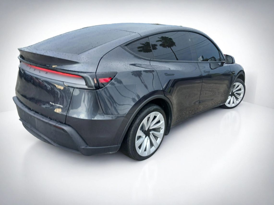 2026 Tesla Model Y Long Range Sport Utility 4D