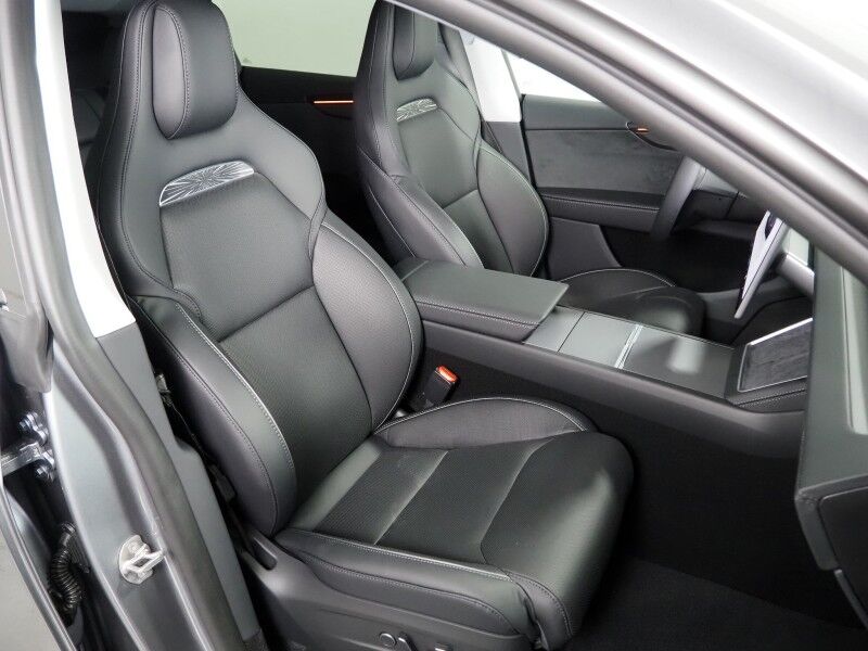 2026 Tesla Model Y Performance AWD *AUTOPILOT, NAVIGATION, SAFETY ALERTS, ADAPTIVE CRUISE, AUTOMATIC PARKING, SURROUND CAMERAS, PANORAMA GLASS ROOF, CLIMATE SEATS, HEATED STEERING, 21 INCH ARACHNID WHEELS, WIRELESS CHARGING Round Rock TX