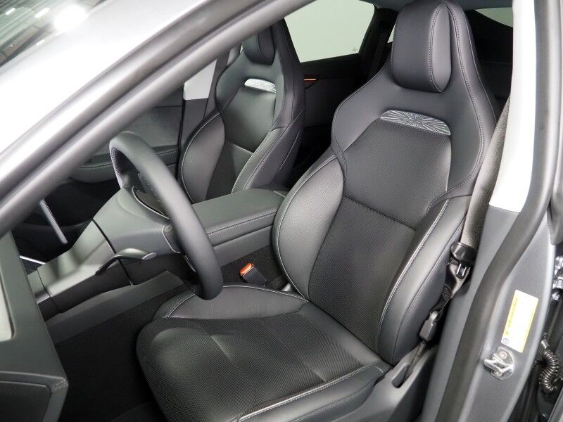 2026 Tesla Model Y Performance AWD *AUTOPILOT, NAVIGATION, SAFETY ALERTS, ADAPTIVE CRUISE, AUTOMATIC PARKING, SURROUND CAMERAS, PANORAMA GLASS ROOF, CLIMATE SEATS, HEATED STEERING, 21 INCH ARACHNID WHEELS, WIRELESS CHARGING Round Rock TX