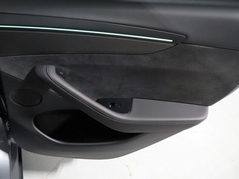 2026 Tesla Model Y Performance AWD *AUTOPILOT, NAVIGATION, SAFETY ALERTS, ADAPTIVE CRUISE, AUTOMATIC PARKING, SURROUND CAMERAS, PANORAMA GLASS ROOF, CLIMATE SEATS, HEATED STEERING, 21 INCH ARACHNID WHEELS, WIRELESS CHARGING Round Rock TX