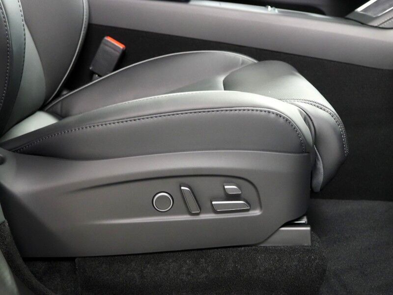 2026 Tesla Model Y Performance AWD *AUTOPILOT, NAVIGATION, SAFETY ALERTS, ADAPTIVE CRUISE, AUTOMATIC PARKING, SURROUND CAMERAS, PANORAMA GLASS ROOF, CLIMATE SEATS, HEATED STEERING, 21 INCH ARACHNID WHEELS, WIRELESS CHARGING Round Rock TX