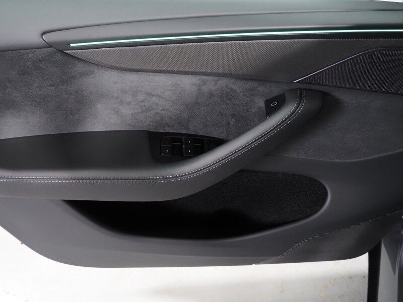 2026 Tesla Model Y Performance AWD *AUTOPILOT, NAVIGATION, SAFETY ALERTS, ADAPTIVE CRUISE, AUTOMATIC PARKING, SURROUND CAMERAS, PANORAMA GLASS ROOF, CLIMATE SEATS, HEATED STEERING, 21 INCH ARACHNID WHEELS, WIRELESS CHARGING Round Rock TX