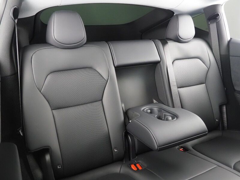 2026 Tesla Model Y Performance AWD *AUTOPILOT, NAVIGATION, SAFETY ALERTS, ADAPTIVE CRUISE, AUTOMATIC PARKING, SURROUND CAMERAS, PANORAMA GLASS ROOF, CLIMATE SEATS, HEATED STEERING, 21 INCH ARACHNID WHEELS, WIRELESS CHARGING Round Rock TX