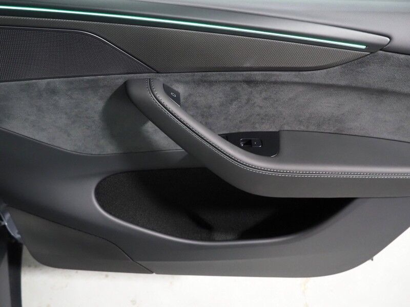 2026 Tesla Model Y Performance AWD *AUTOPILOT, NAVIGATION, SAFETY ALERTS, ADAPTIVE CRUISE, AUTOMATIC PARKING, SURROUND CAMERAS, PANORAMA GLASS ROOF, CLIMATE SEATS, HEATED STEERING, 21 INCH ARACHNID WHEELS, WIRELESS CHARGING Round Rock TX