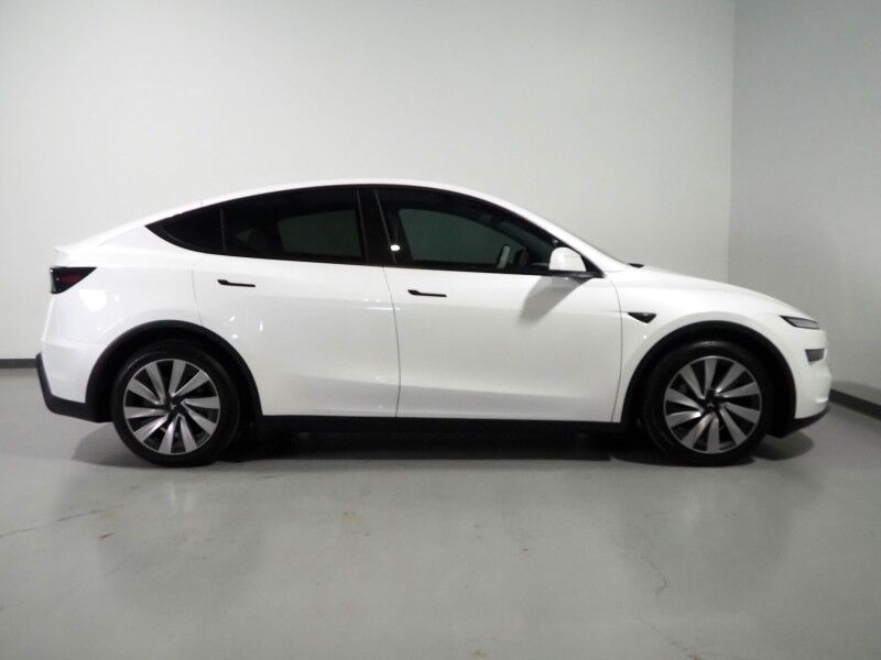 2026 Tesla Model Y Premium AWD *AUTOPILOT, NAVIGATION, SAFETY ALERTS, ADAPTIVE CRUISE, AUTOMATIC PARKING, SURROUND CAMERAS, PANORAMA GLASS ROOF, CLIMATE SEATS, HEATED STEERING, WIRELESS CHARGING Round Rock TX