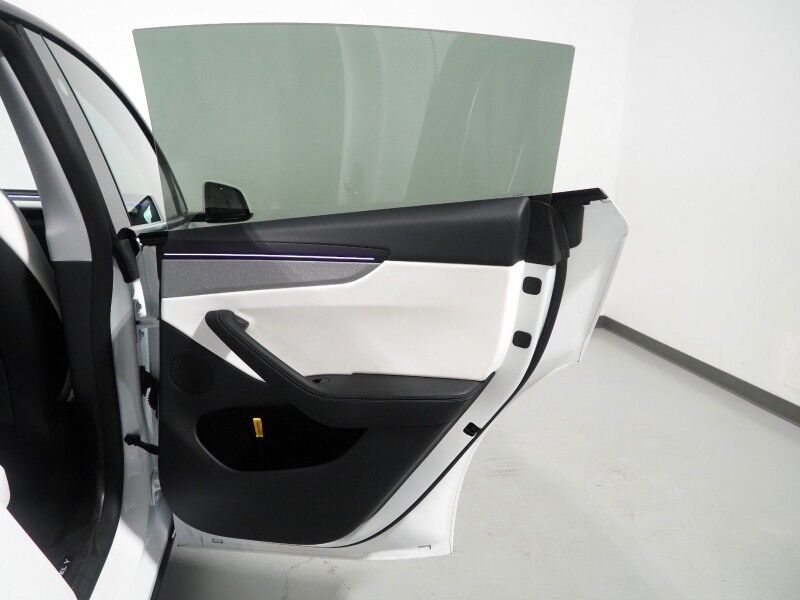 2026 Tesla Model Y Premium AWD *AUTOPILOT, NAVIGATION, SAFETY ALERTS, ADAPTIVE CRUISE, AUTOMATIC PARKING, SURROUND CAMERAS, PANORAMA GLASS ROOF, CLIMATE SEATS, HEATED STEERING, WIRELESS CHARGING Round Rock TX