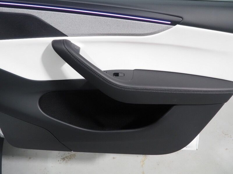 2026 Tesla Model Y Premium AWD *AUTOPILOT, NAVIGATION, SAFETY ALERTS, ADAPTIVE CRUISE, AUTOMATIC PARKING, SURROUND CAMERAS, PANORAMA GLASS ROOF, CLIMATE SEATS, HEATED STEERING, WIRELESS CHARGING Round Rock TX