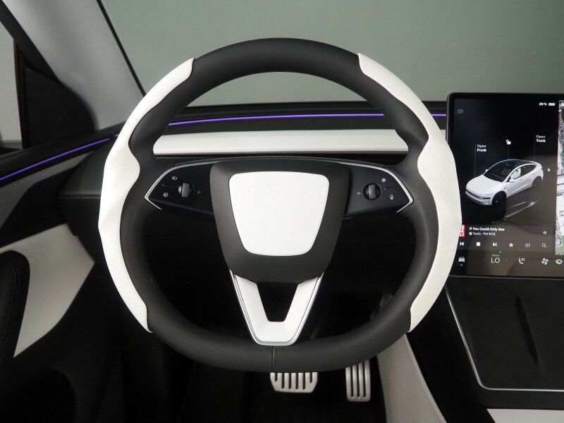 2026 Tesla Model Y Premium AWD *AUTOPILOT, NAVIGATION, SAFETY ALERTS, ADAPTIVE CRUISE, AUTOMATIC PARKING, SURROUND CAMERAS, PANORAMA GLASS ROOF, CLIMATE SEATS, HEATED STEERING, WIRELESS CHARGING Round Rock TX