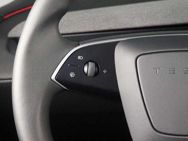 2026 Tesla Model Y Premium AWD *TRAFFIC AWARE CRUISE CONTROL, NAVIGATION, SAFETY ALERTS, AUTOMATIC PARKING, SURROUND CAMERAS, PANORAMA GLASS ROOF, CLIMATE SEATS, HEATED STEERING, WIRELESS CHARGING Round Rock TX