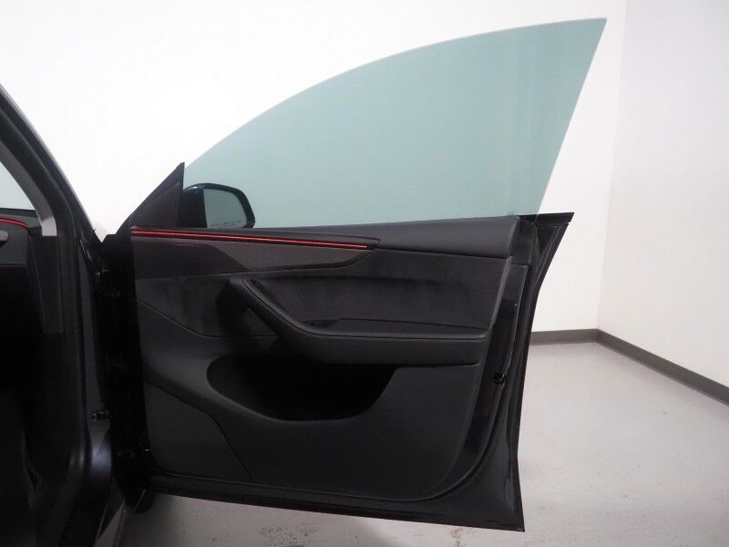 2026 Tesla Model Y Premium AWD *TRAFFIC AWARE CRUISE CONTROL, NAVIGATION, SAFETY ALERTS, AUTOMATIC PARKING, SURROUND CAMERAS, PANORAMA GLASS ROOF, CLIMATE SEATS, HEATED STEERING, WIRELESS CHARGING Round Rock TX