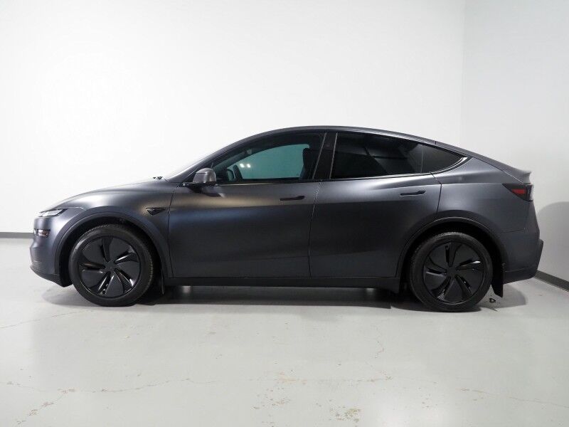 2026 Tesla Model Y Premium AWD *TRAFFIC AWARE CRUISE CONTROL, NAVIGATION, SAFETY ALERTS, AUTOMATIC PARKING, SURROUND CAMERAS, PANORAMA GLASS ROOF, CLIMATE SEATS, HEATED STEERING, WIRELESS CHARGING Round Rock TX