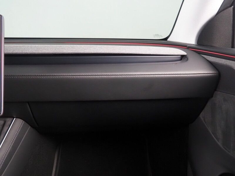 2026 Tesla Model Y Premium AWD *TRAFFIC AWARE CRUISE CONTROL, NAVIGATION, SAFETY ALERTS, AUTOMATIC PARKING, SURROUND CAMERAS, PANORAMA GLASS ROOF, CLIMATE SEATS, HEATED STEERING, WIRELESS CHARGING Round Rock TX
