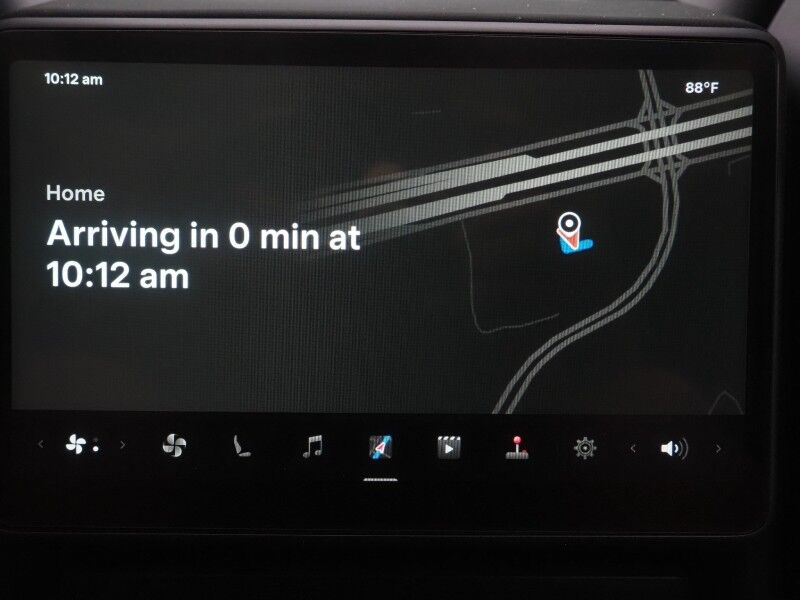 2026 Tesla Model Y Premium AWD *TRAFFIC AWARE CRUISE CONTROL, NAVIGATION, SAFETY ALERTS, AUTOMATIC PARKING, SURROUND CAMERAS, PANORAMA GLASS ROOF, CLIMATE SEATS, HEATED STEERING, WIRELESS CHARGING Round Rock TX