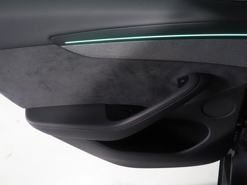 2026 Tesla Model Y Premium AWD *TRAFFIC AWARE CRUISE CONTROL, NAVIGATION, SAFETY ALERTS, AUTOMATIC PARKING, SURROUND CAMERAS, PANORAMA GLASS ROOF, CLIMATE SEATS, HEATED STEERING, WIRELESS CHARGING Round Rock TX