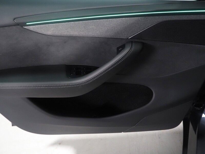 2026 Tesla Model Y Premium AWD *TRAFFIC AWARE CRUISE CONTROL, NAVIGATION, SAFETY ALERTS, AUTOMATIC PARKING, SURROUND CAMERAS, PANORAMA GLASS ROOF, CLIMATE SEATS, HEATED STEERING, WIRELESS CHARGING Round Rock TX