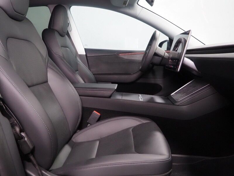 2026 Tesla Model Y Premium AWD *TRAFFIC AWARE CRUISE CONTROL, NAVIGATION, SAFETY ALERTS, AUTOMATIC PARKING, SURROUND CAMERAS, PANORAMA GLASS ROOF, CLIMATE SEATS, HEATED STEERING, WIRELESS CHARGING Round Rock TX