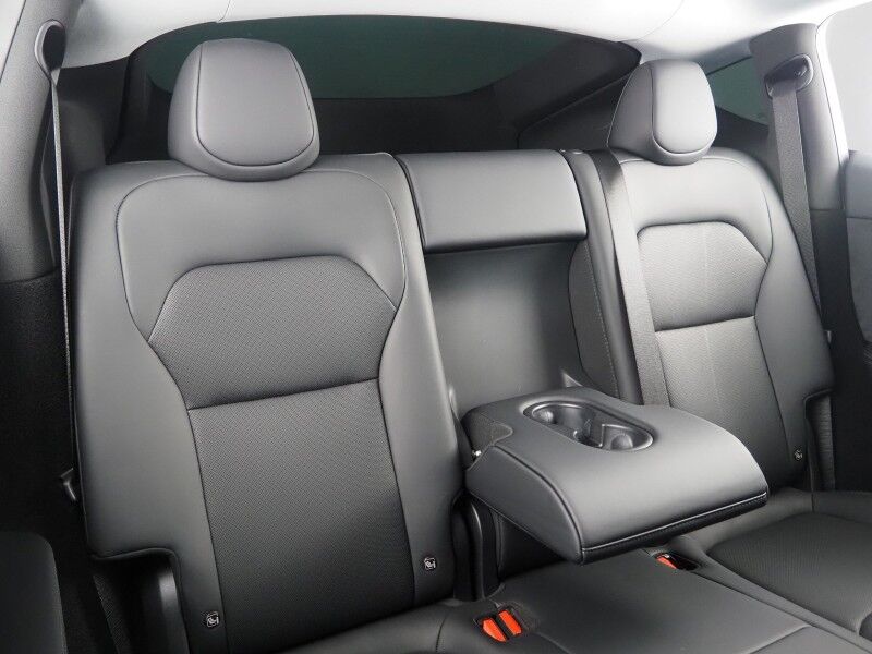 2026 Tesla Model Y Premium AWD *TRAFFIC AWARE CRUISE CONTROL, NAVIGATION, SAFETY ALERTS, AUTOMATIC PARKING, SURROUND CAMERAS, PANORAMA GLASS ROOF, CLIMATE SEATS, HEATED STEERING, WIRELESS CHARGING Round Rock TX