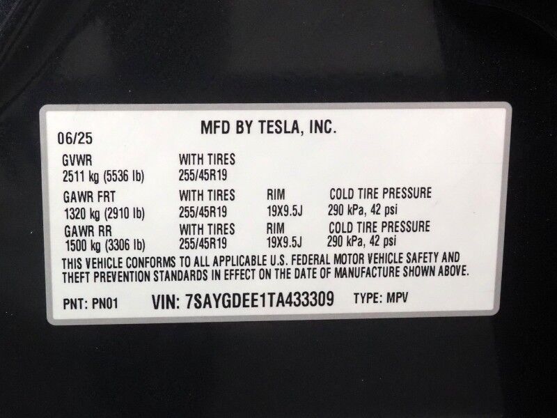 2026 Tesla Model Y Premium AWD *TRAFFIC AWARE CRUISE CONTROL, NAVIGATION, SAFETY ALERTS, AUTOMATIC PARKING, SURROUND CAMERAS, PANORAMA GLASS ROOF, CLIMATE SEATS, HEATED STEERING, WIRELESS CHARGING Round Rock TX