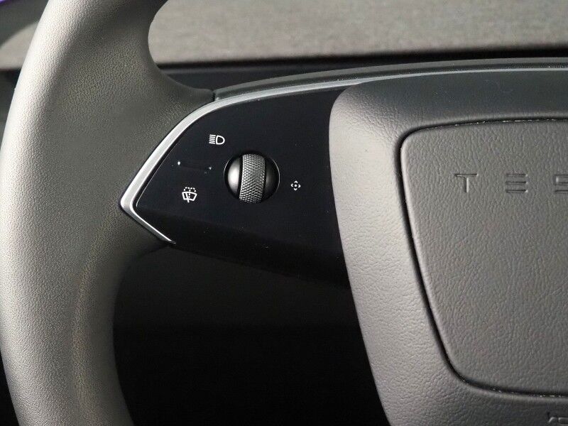 2026 Tesla Model Y Premium AWD *TRAFFIC AWARE CRUISE CONTROL, NAVIGATION, SAFETY ALERTS, AUTOMATIC PARKING, SURROUND CAMERAS, PANORAMA GLASS ROOF, CLIMATE SEATS, HEATED STEERING, WIRELESS CHARGING Round Rock TX