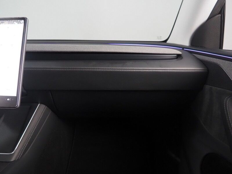 2026 Tesla Model Y Premium AWD *TRAFFIC AWARE CRUISE CONTROL, NAVIGATION, SAFETY ALERTS, AUTOMATIC PARKING, SURROUND CAMERAS, PANORAMA GLASS ROOF, CLIMATE SEATS, HEATED STEERING, WIRELESS CHARGING Round Rock TX