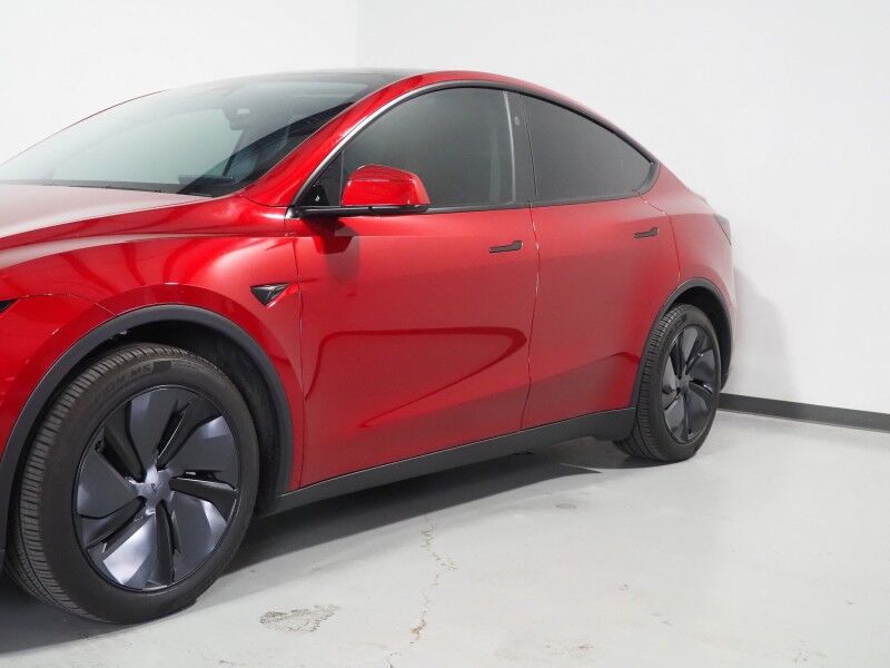 2026 Tesla Model Y Premium AWD *TRAFFIC AWARE CRUISE CONTROL, NAVIGATION, SAFETY ALERTS, AUTOMATIC PARKING, SURROUND CAMERAS, PANORAMA GLASS ROOF, CLIMATE SEATS, HEATED STEERING, WIRELESS CHARGING Round Rock TX