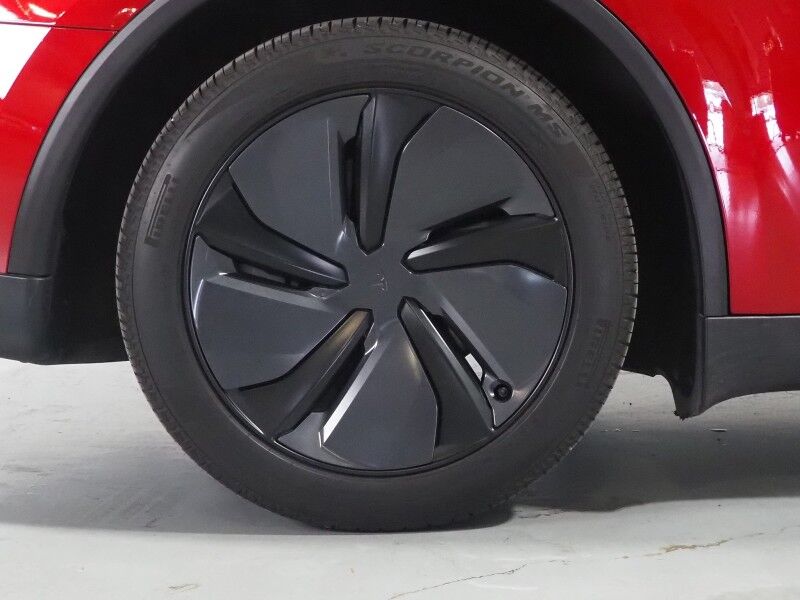 2026 Tesla Model Y Premium AWD *TRAFFIC AWARE CRUISE CONTROL, NAVIGATION, SAFETY ALERTS, AUTOMATIC PARKING, SURROUND CAMERAS, PANORAMA GLASS ROOF, CLIMATE SEATS, HEATED STEERING, WIRELESS CHARGING Round Rock TX