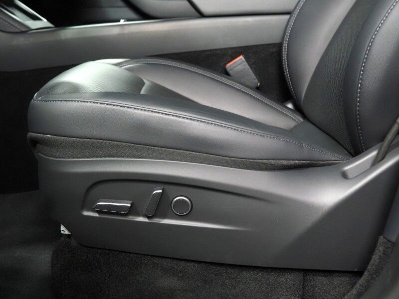 2026 Tesla Model Y Premium AWD *TRAFFIC AWARE CRUISE CONTROL, NAVIGATION, SAFETY ALERTS, AUTOMATIC PARKING, SURROUND CAMERAS, PANORAMA GLASS ROOF, CLIMATE SEATS, HEATED STEERING, WIRELESS CHARGING Round Rock TX