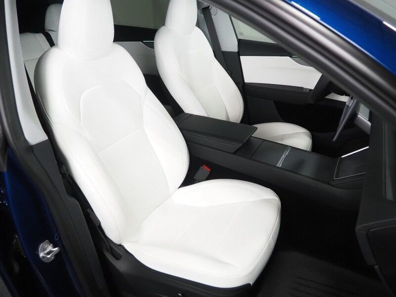 2026 Tesla Model Y Premium RWD *AUTOPILOT, NAVIGATION, SAFETY ALERTS, ADAPTIVE CRUISE, AUTOMATIC PARKING, SURROUND CAMERAS, PANORAMA GLASS ROOF, CLIMATE SEATS, HEATED STEERING, WIRELESS CHARGING