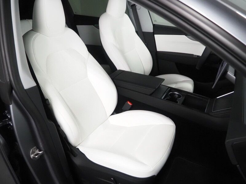 2026 Tesla Model Y Premium RWD *AUTOPILOT, NAVIGATION, SAFETY ALERTS, ADAPTIVE CRUISE, AUTOMATIC PARKING, SURROUND CAMERAS, PANORAMA GLASS ROOF, CLIMATE SEATS, HEATED STEERING, WIRELESS CHARGING