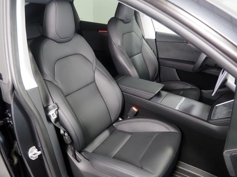 2026 Tesla Model Y Premium RWD *AUTOPILOT, NAVIGATION, SAFETY ALERTS, ADAPTIVE CRUISE, AUTOMATIC PARKING, SURROUND CAMERAS, PANORAMA GLASS ROOF, CLIMATE SEATS, HEATED STEERING, WIRELESS CHARGING
