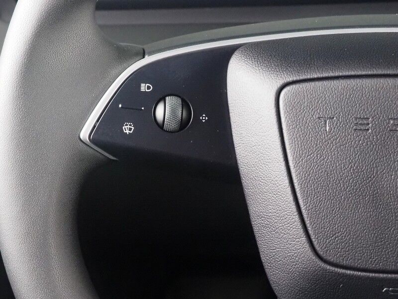 2026 Tesla Model Y Premium RWD *AUTOPILOT, NAVIGATION, SAFETY ALERTS, ADAPTIVE CRUISE, AUTOMATIC PARKING, SURROUND CAMERAS, PANORAMA GLASS ROOF, CLIMATE SEATS, HEATED STEERING, WIRELESS CHARGING Round Rock TX