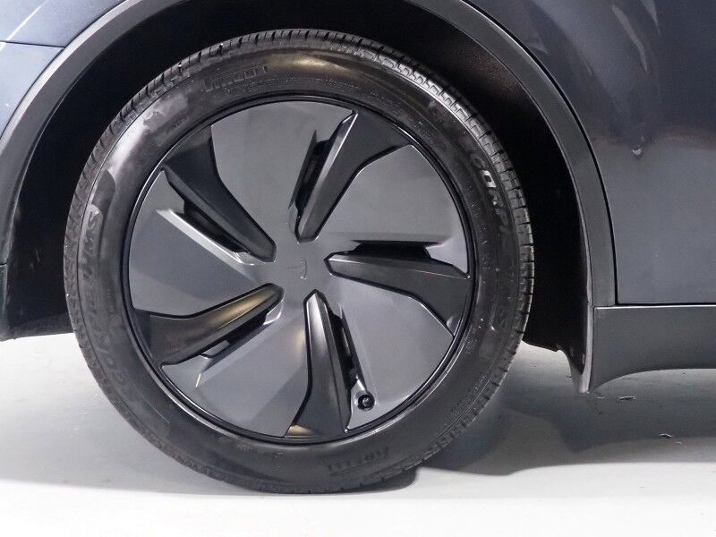 2026 Tesla Model Y Premium RWD *AUTOPILOT, NAVIGATION, SAFETY ALERTS, ADAPTIVE CRUISE, AUTOMATIC PARKING, SURROUND CAMERAS, PANORAMA GLASS ROOF, CLIMATE SEATS, HEATED STEERING, WIRELESS CHARGING Round Rock TX