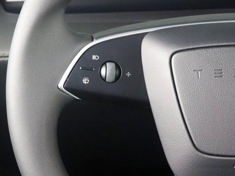 2026 Tesla Model Y Premium RWD *AUTOPILOT, NAVIGATION, SAFETY ALERTS, ADAPTIVE CRUISE, AUTOMATIC PARKING, SURROUND CAMERAS, PANORAMA GLASS ROOF, CLIMATE SEATS, HEATED STEERING, WIRELESS CHARGING Round Rock TX