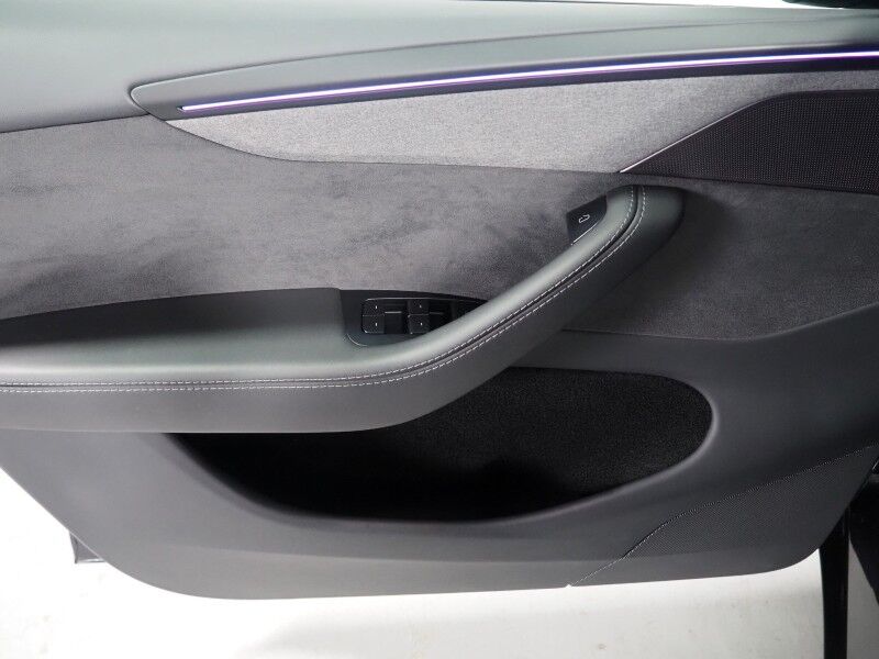 2026 Tesla Model Y Premium RWD *AUTOPILOT, NAVIGATION, SAFETY ALERTS, ADAPTIVE CRUISE, AUTOMATIC PARKING, SURROUND CAMERAS, PANORAMA GLASS ROOF, CLIMATE SEATS, HEATED STEERING, WIRELESS CHARGING Round Rock TX