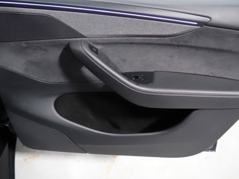 2026 Tesla Model Y Premium RWD *AUTOPILOT, NAVIGATION, SAFETY ALERTS, ADAPTIVE CRUISE, AUTOMATIC PARKING, SURROUND CAMERAS, PANORAMA GLASS ROOF, CLIMATE SEATS, HEATED STEERING, WIRELESS CHARGING Round Rock TX