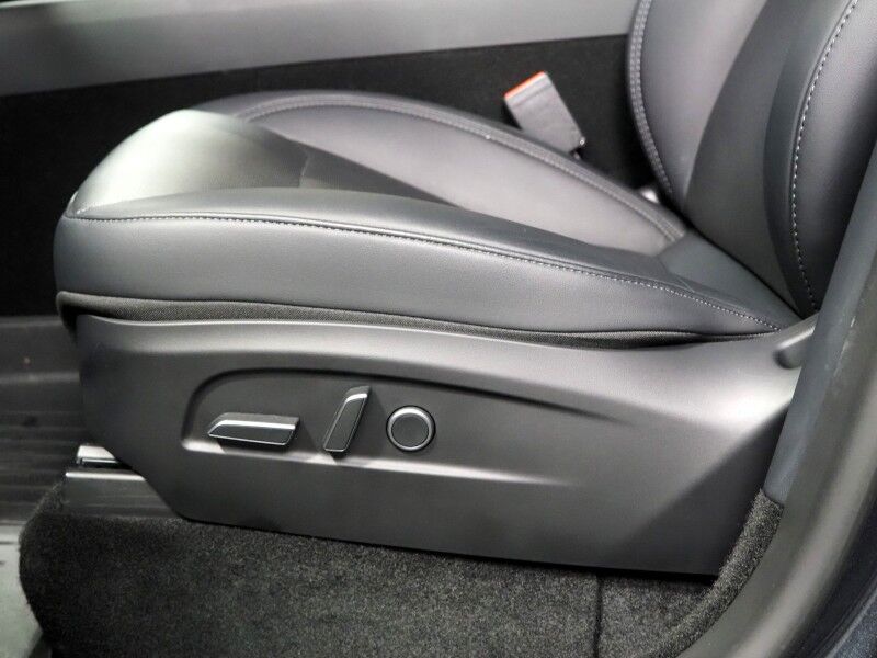 2026 Tesla Model Y Premium RWD *AUTOPILOT, NAVIGATION, SAFETY ALERTS, ADAPTIVE CRUISE, AUTOMATIC PARKING, SURROUND CAMERAS, PANORAMA GLASS ROOF, CLIMATE SEATS, HEATED STEERING, WIRELESS CHARGING Round Rock TX