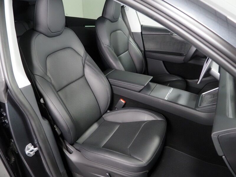 2026 Tesla Model Y Premium RWD *AUTOPILOT, NAVIGATION, SAFETY ALERTS, ADAPTIVE CRUISE, AUTOMATIC PARKING, SURROUND CAMERAS, PANORAMA GLASS ROOF, CLIMATE SEATS, HEATED STEERING, WIRELESS CHARGING