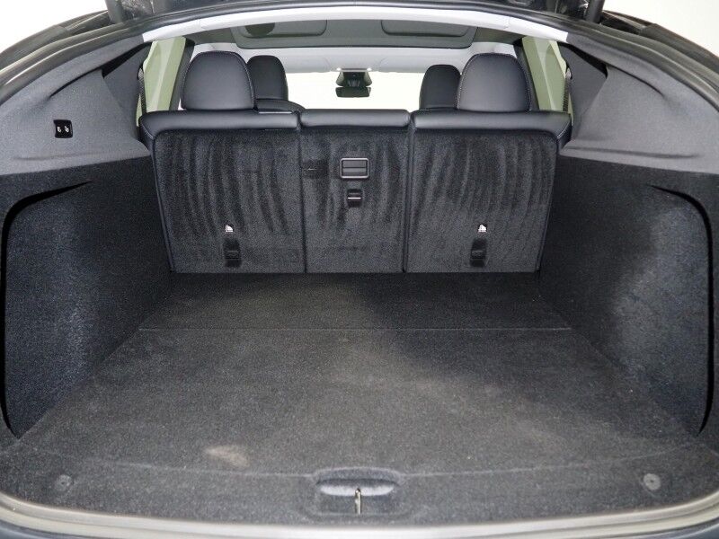 2026 Tesla Model Y Premium RWD *AUTOPILOT, NAVIGATION, SAFETY ALERTS, ADAPTIVE CRUISE, AUTOMATIC PARKING, SURROUND CAMERAS, PANORAMA GLASS ROOF, CLIMATE SEATS, HEATED STEERING, WIRELESS CHARGING Round Rock TX