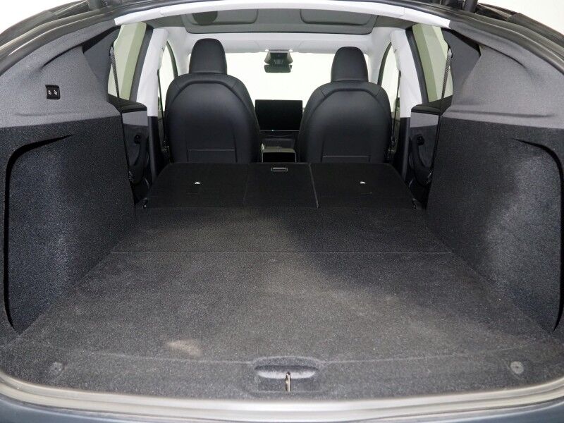 2026 Tesla Model Y Premium RWD *AUTOPILOT, NAVIGATION, SAFETY ALERTS, ADAPTIVE CRUISE, AUTOMATIC PARKING, SURROUND CAMERAS, PANORAMA GLASS ROOF, CLIMATE SEATS, HEATED STEERING, WIRELESS CHARGING Round Rock TX