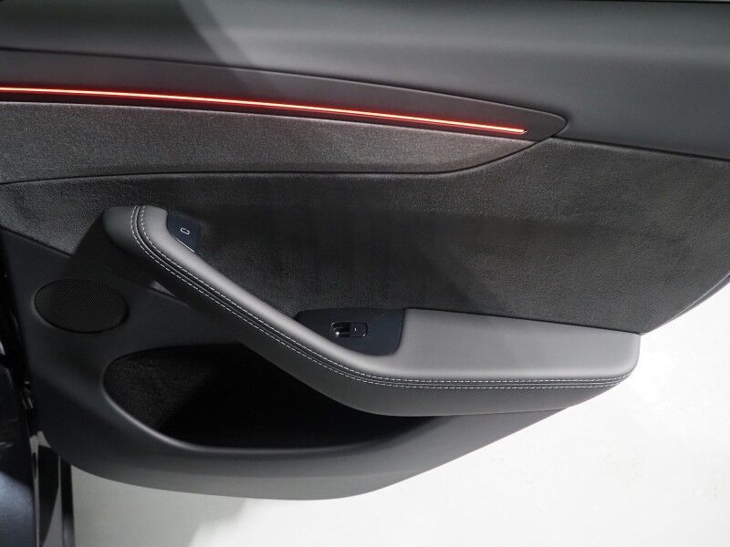 2026 Tesla Model Y Premium RWD *AUTOPILOT, NAVIGATION, SAFETY ALERTS, ADAPTIVE CRUISE, AUTOMATIC PARKING, SURROUND CAMERAS, PANORAMA GLASS ROOF, CLIMATE SEATS, HEATED STEERING, WIRELESS CHARGING Round Rock TX